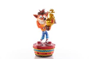 Crash Team Racing: Nitro-Fueled Crash Winner First4Figures Statue