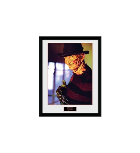 Nightmare On Elm Street: Freddy Framed Print (30x40cm)