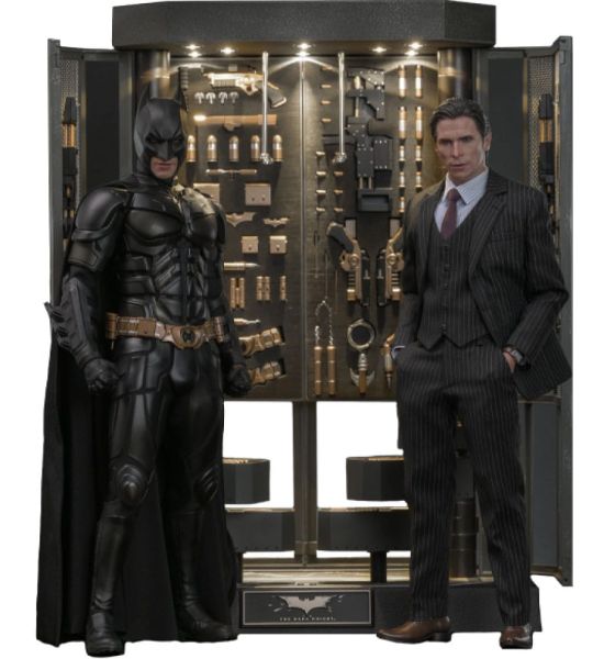 The Dark Knight: Batman Armory with Bruce Wayne (2.0) Movie Masterpiece Action Figures & Diorama 1/6 (30cm) Preorder