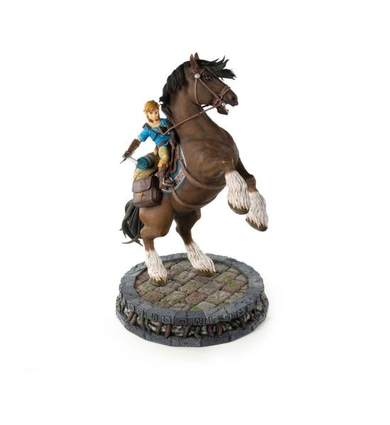 The Legend Of Zelda: Breath Of The Wild Link On Horseback First4Figures Statue